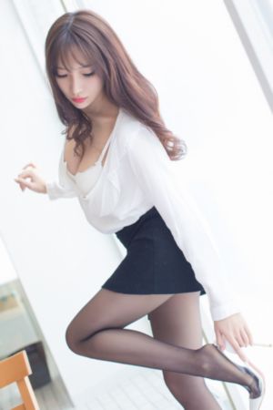 吻戏激情摸胸_快播高清无删减WWW