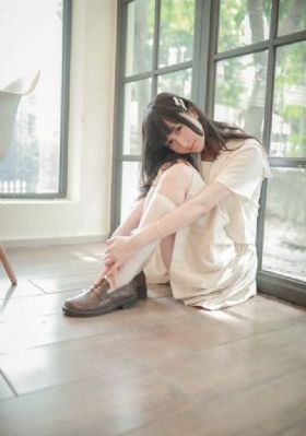 学生面前的女教师_免费国语